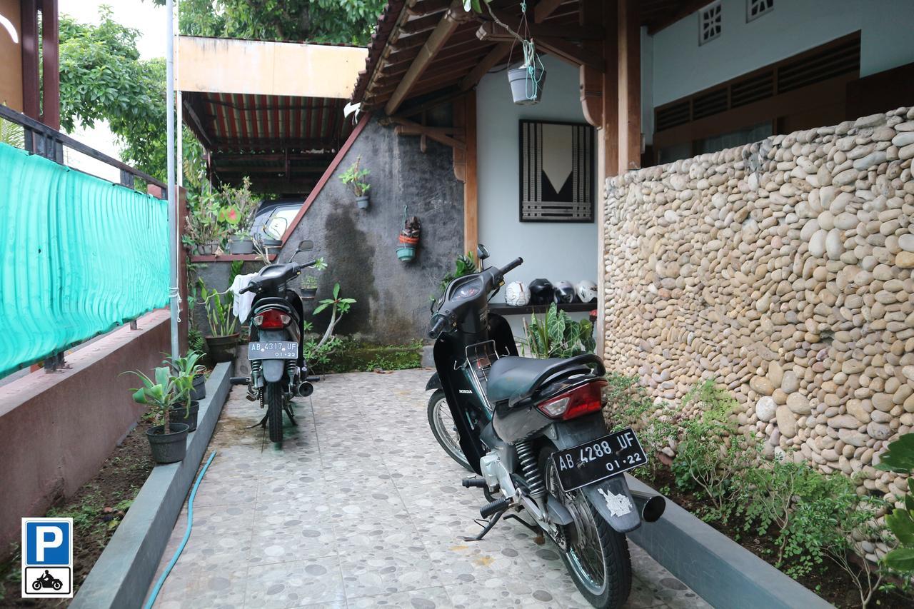 Kembar Guesthouse Jogyakarta Zewnętrze zdjęcie