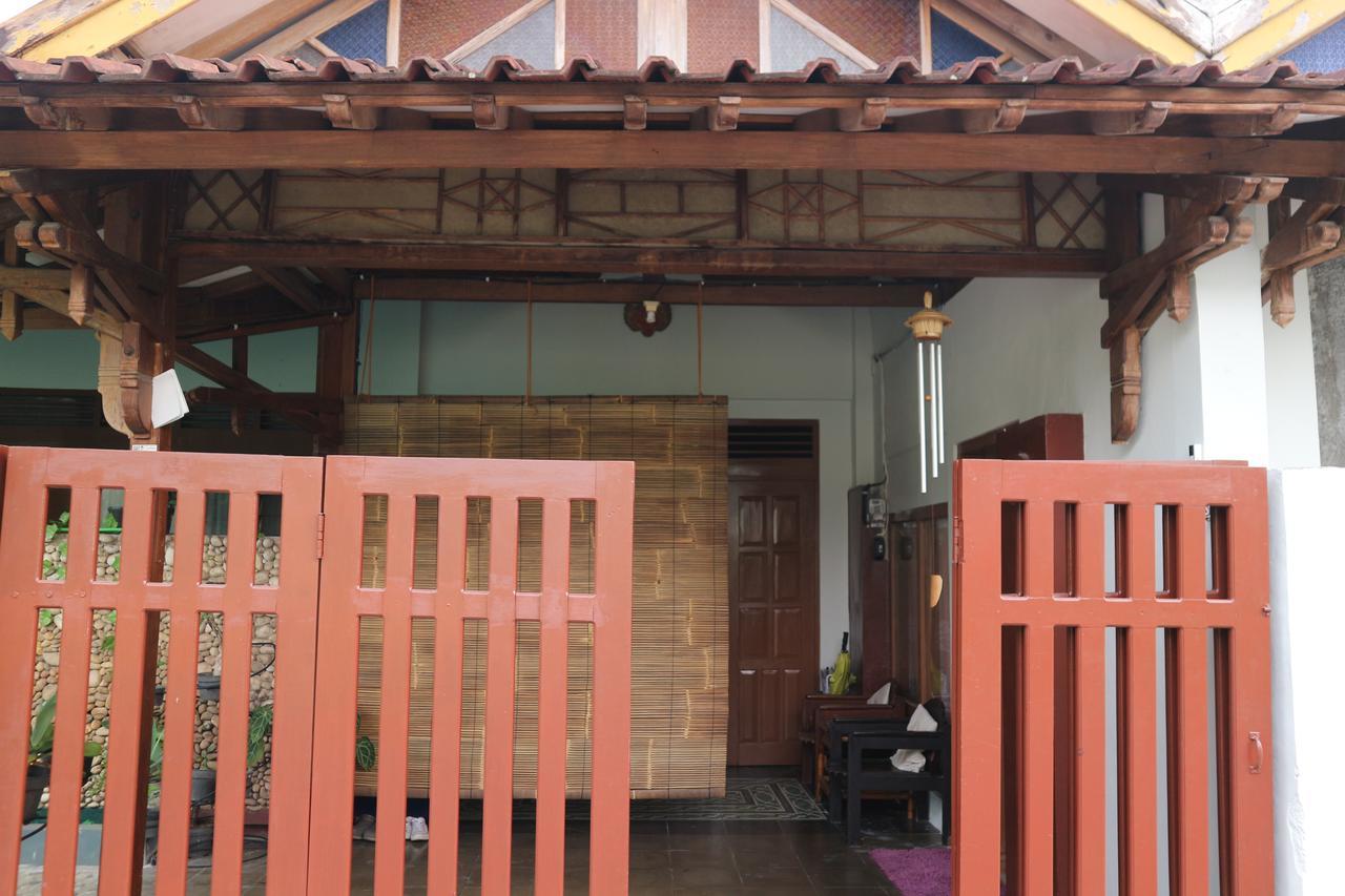 Kembar Guesthouse Jogyakarta Zewnętrze zdjęcie